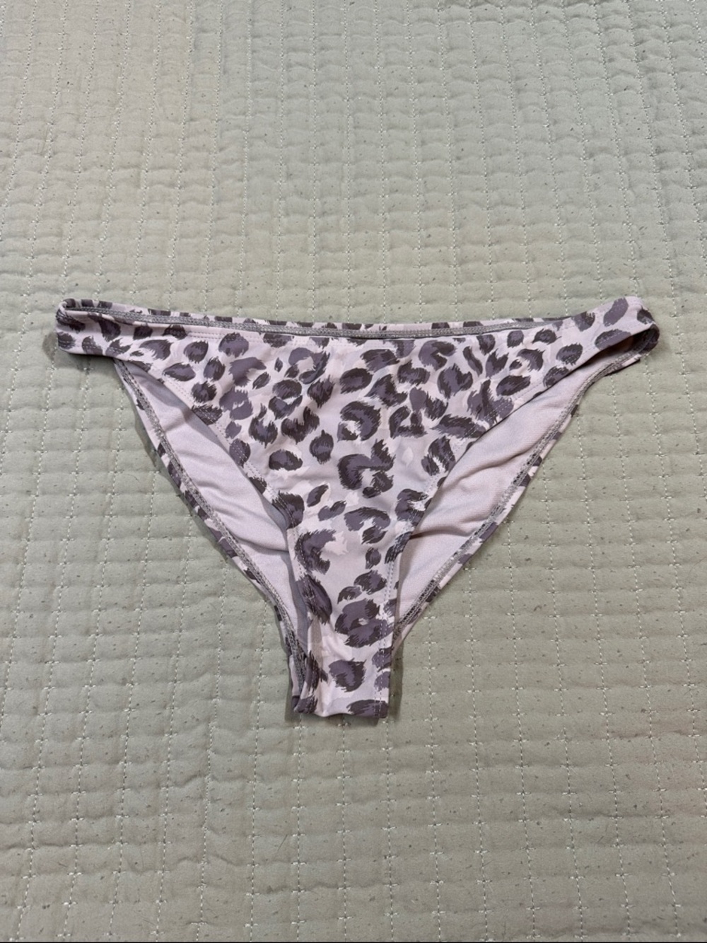 Kensie Women's Gray Leopard Print Bikini Bottoms